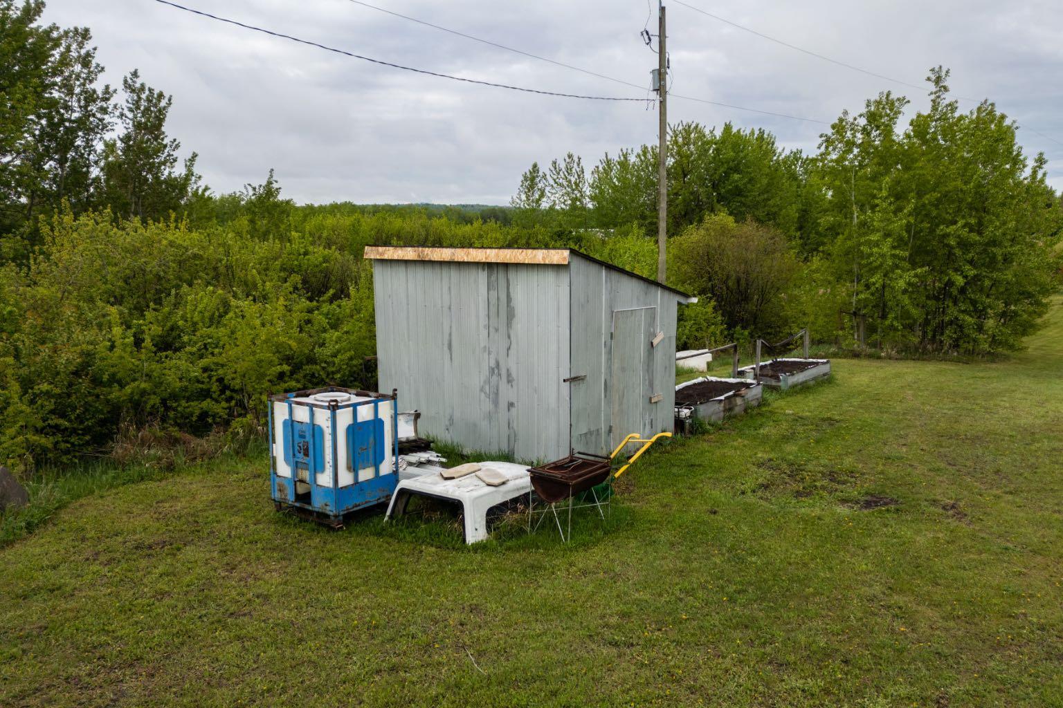 Property Photo:  43336 RR 215 102  AB T0B 1M0 