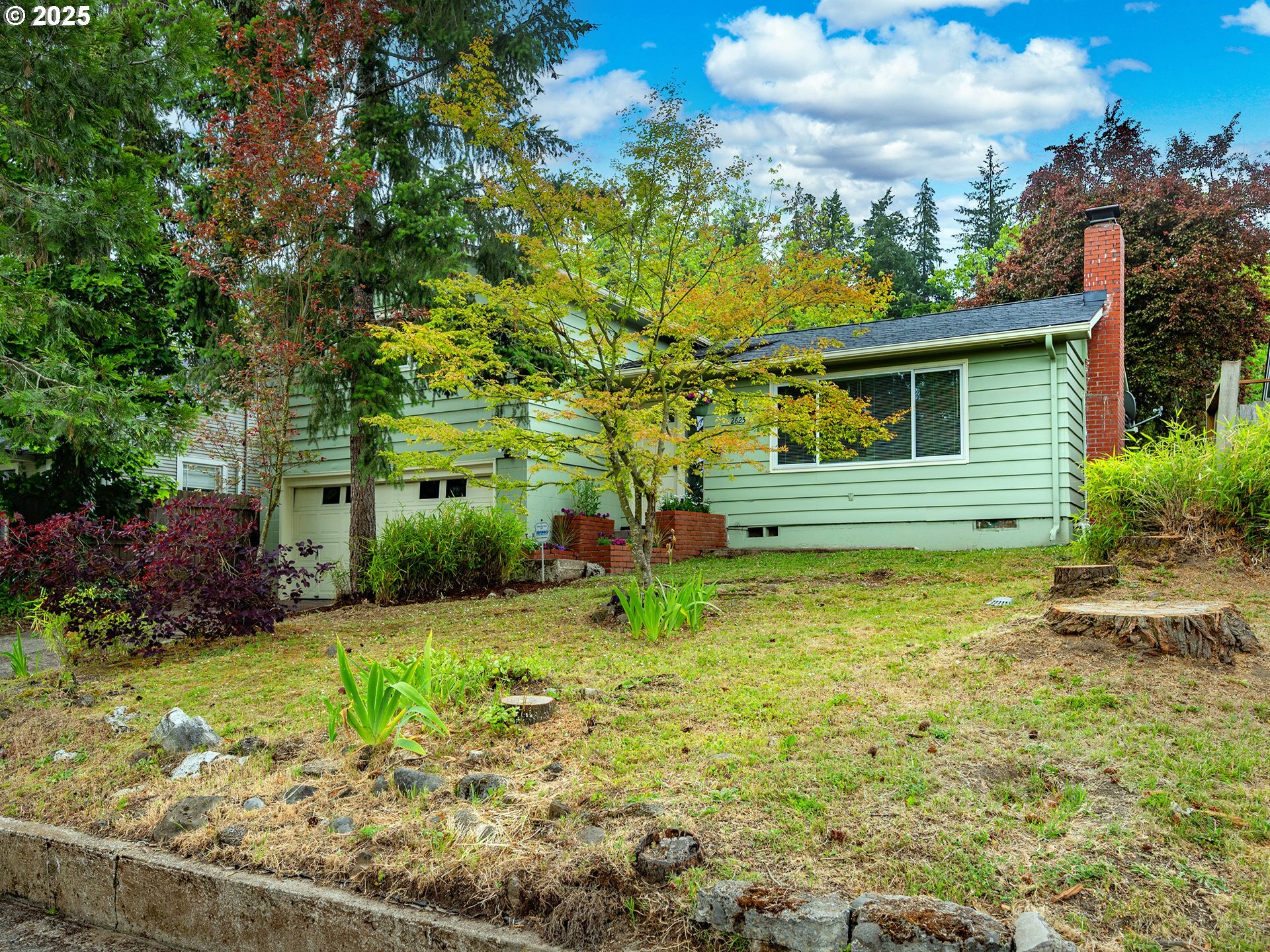 Property Photo: 2625 Potter St OR 97405