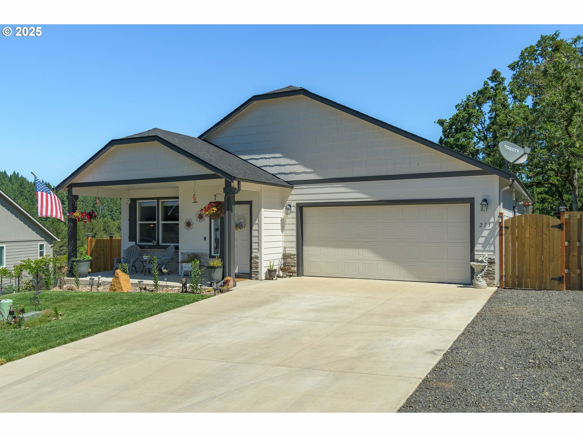 Property Photo:  275 Rockcrest Dr  OR 97452 