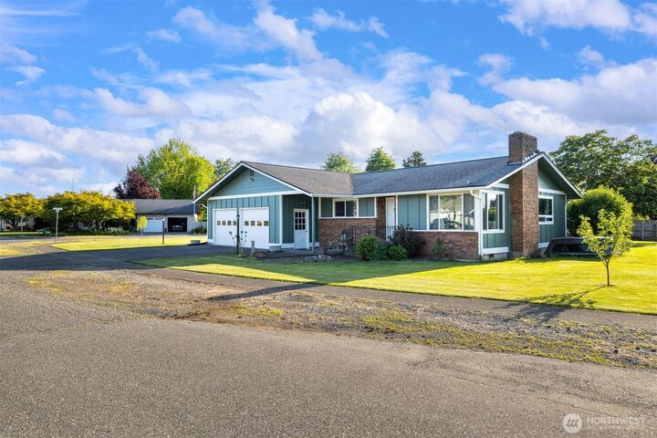Property Photo:  209 E 3rd Street  WA 98247 