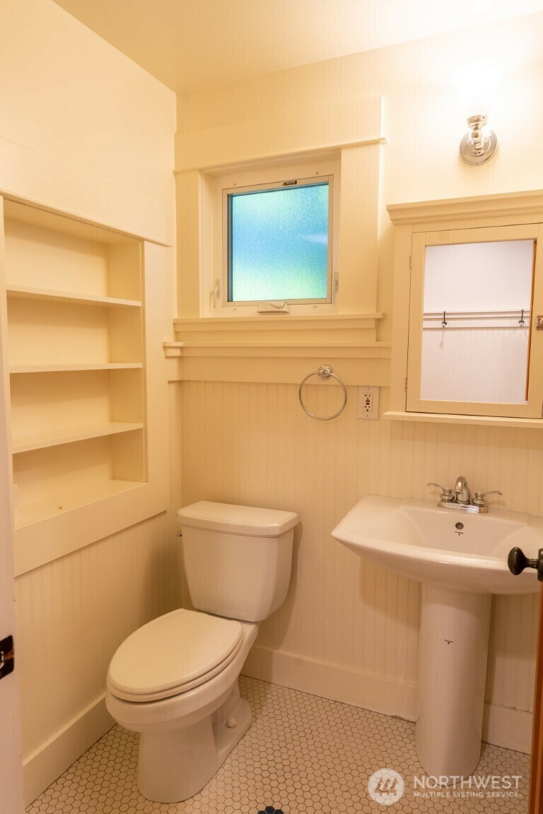 Property Photo: 620 14th Avenue E WA 98112