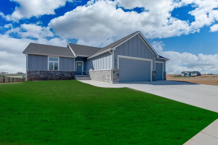 10707 W Graber St  Wichita KS 67215 photo