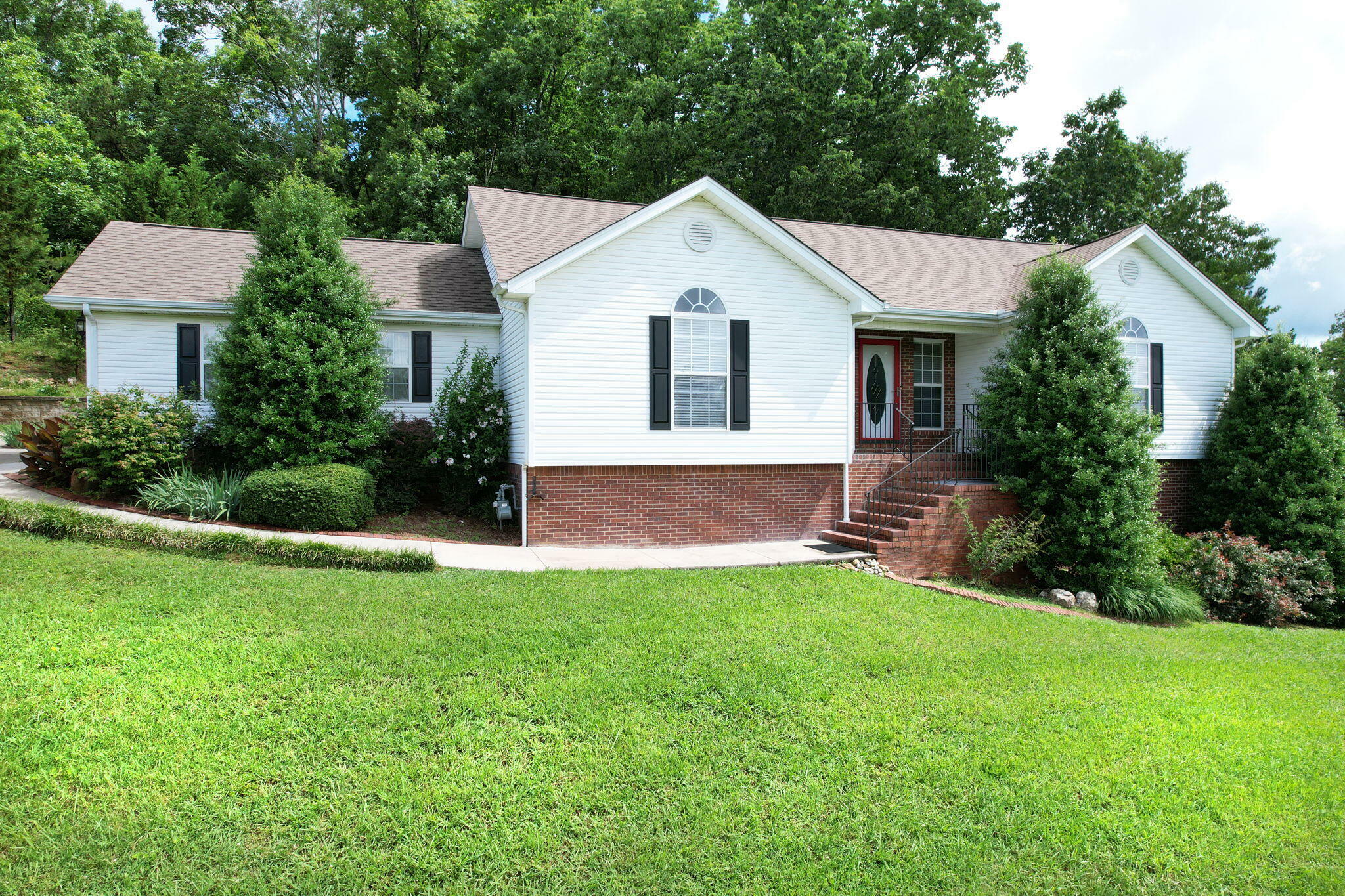 Property Photo: 1454 Benjamin Circle NW TN 37312
