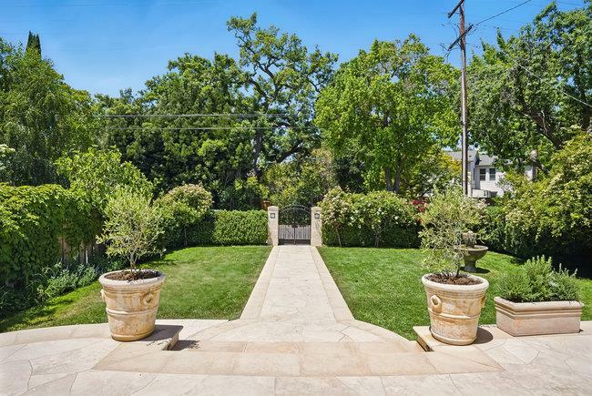 Property Photo: 842 Boyce Avenue CA 94301