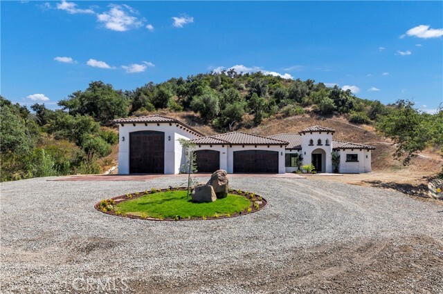 Property Photo:  43420 Calle Nuevo  CA 92590 