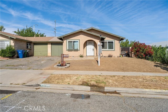Property Photo: 42045 Thornbush Avenue CA 93536