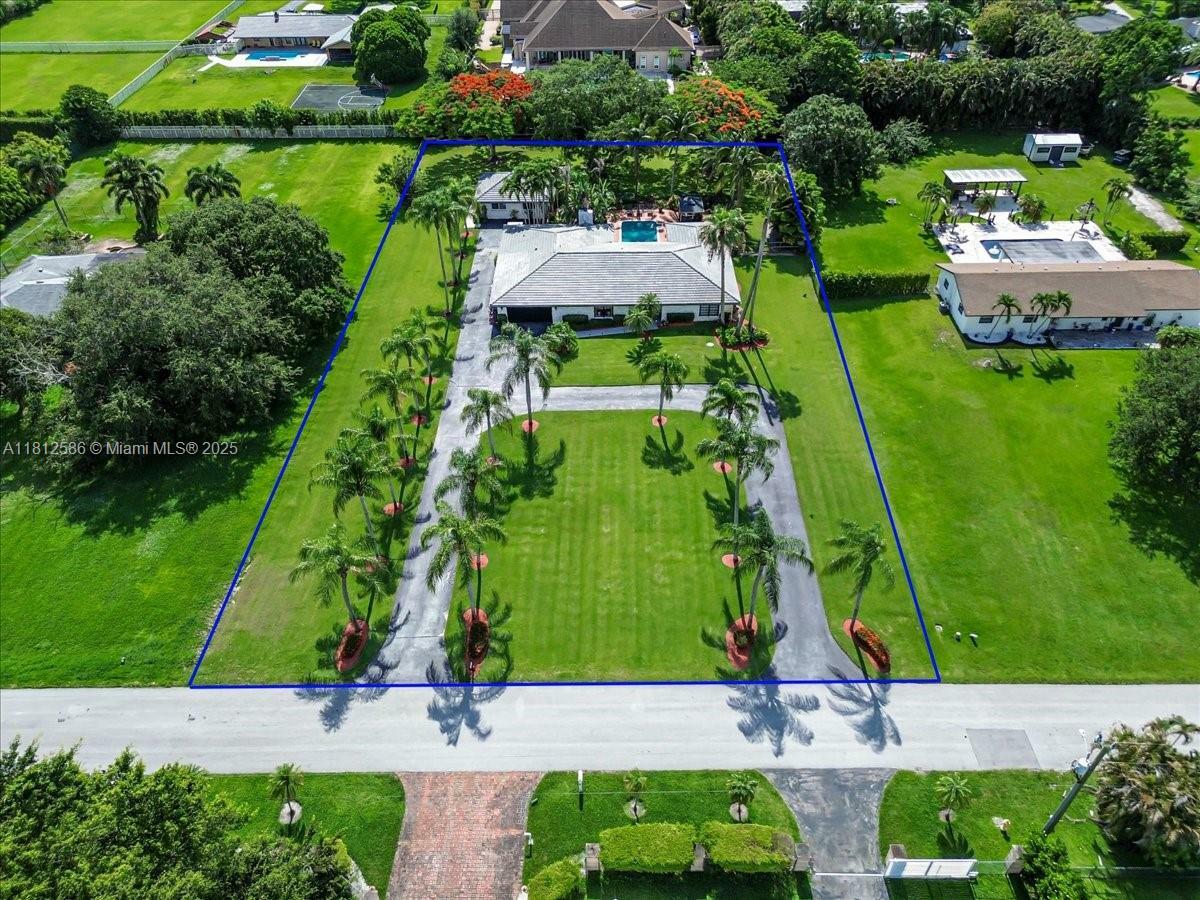 Property Photo:  3030 SW 117th Ave  FL 33330 