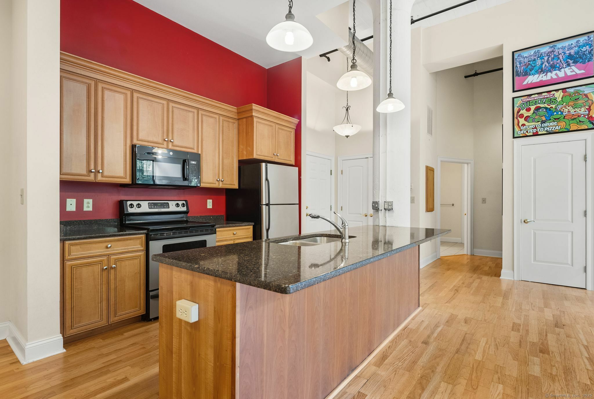 Property Photo: 33 Mechanic Street 214 CT 06095