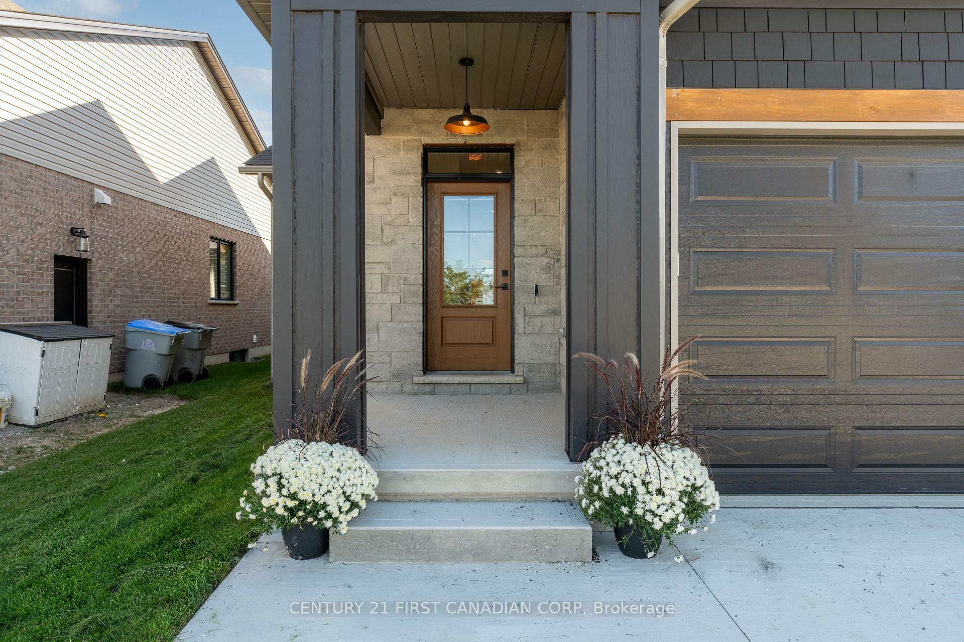 Photo de la propriété:  128 Scotts Drive  ON N0M 2J0 