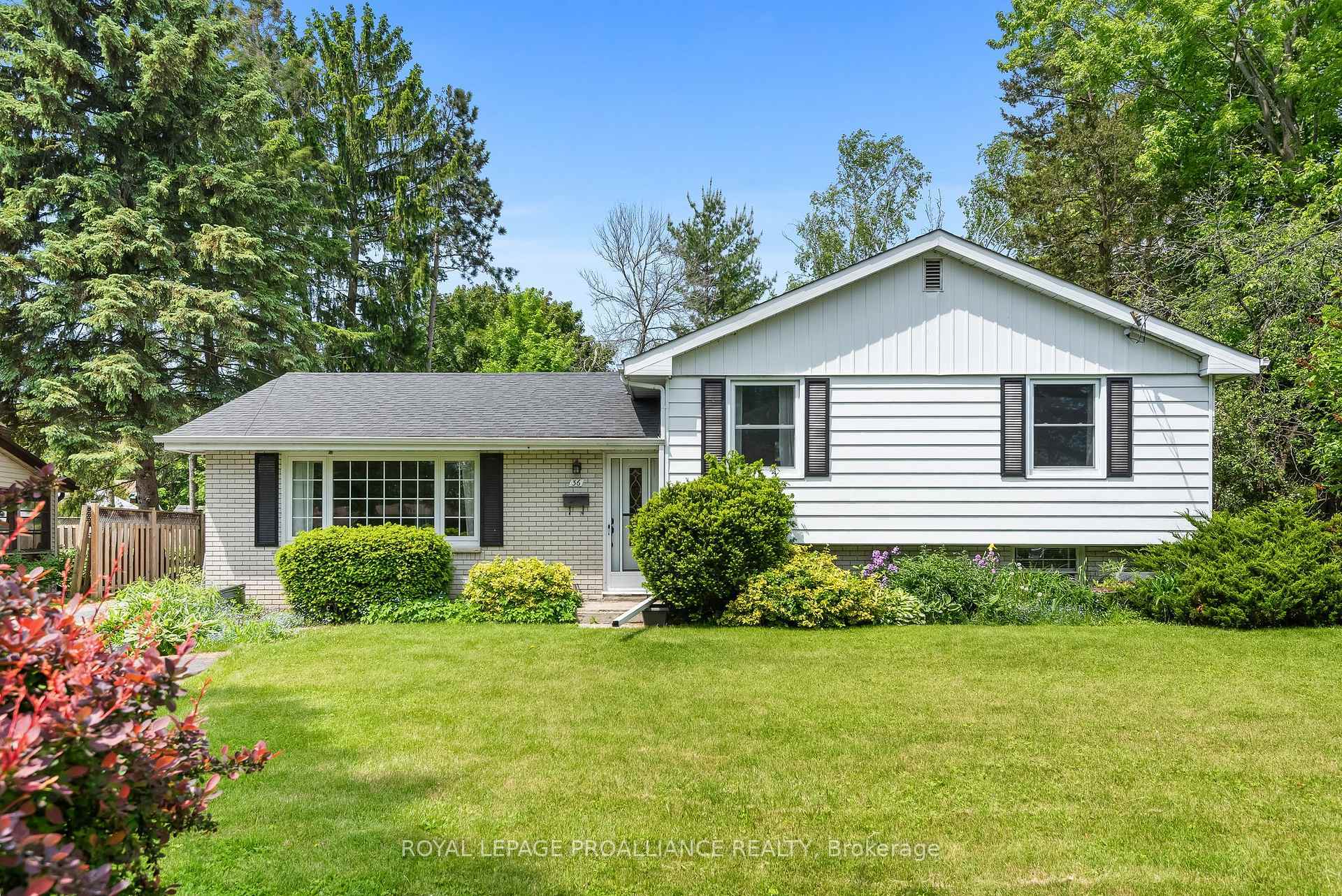 36 Applewood Drive  Belleville ON K8P 4E2 photo