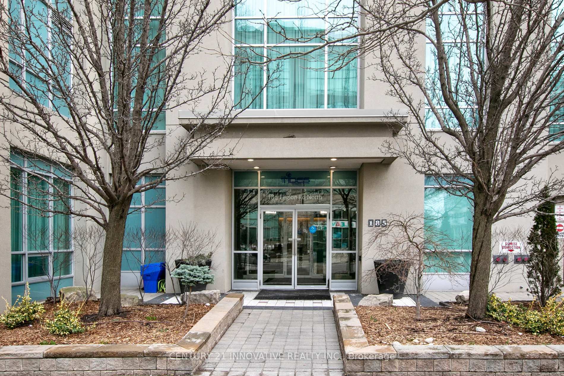 Photo de la propriété: 185 Legion Road N 1005 ON M8Y 0A1