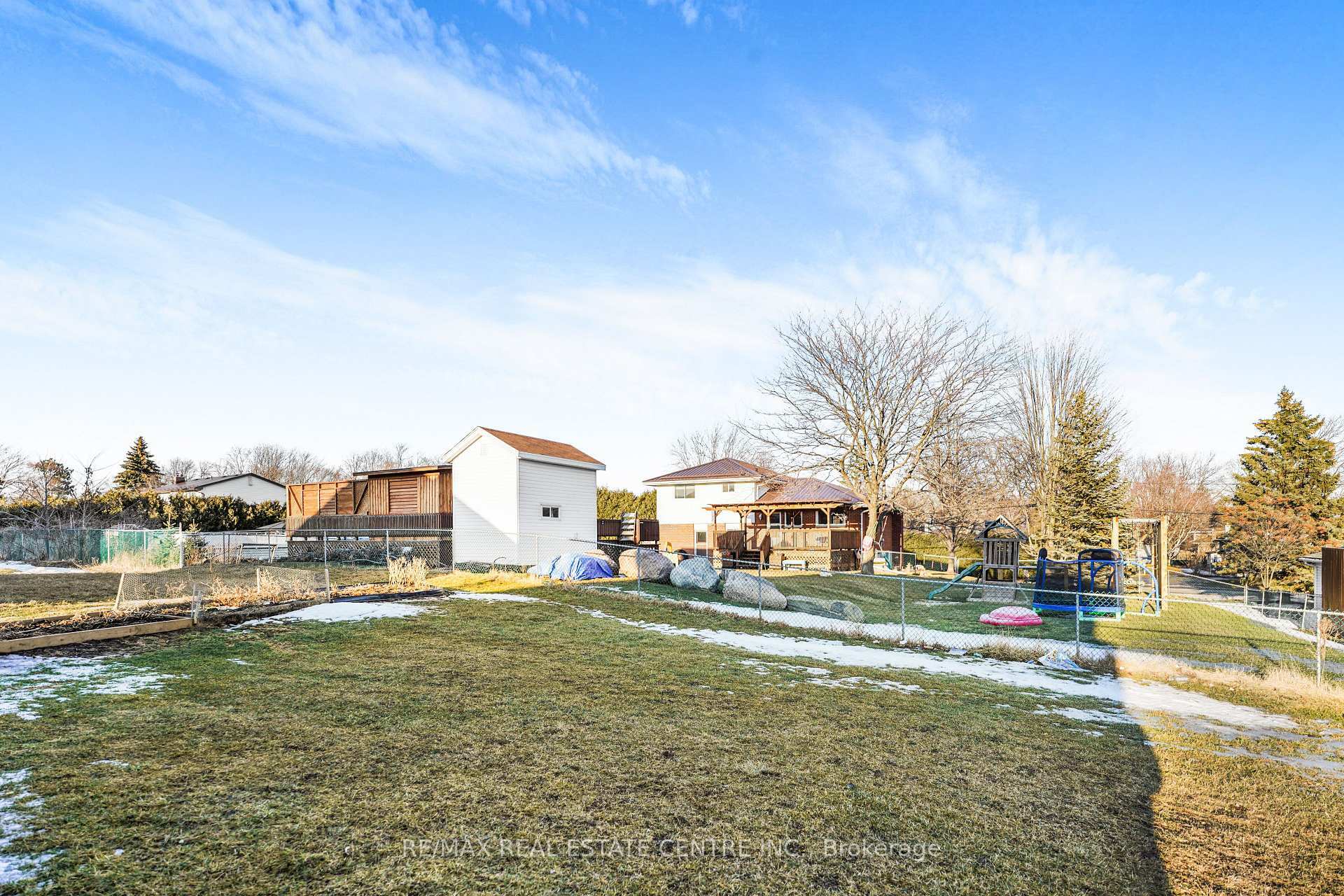 Property Photo: 28 Stonecrest Boulevard ON K8R 0A4
