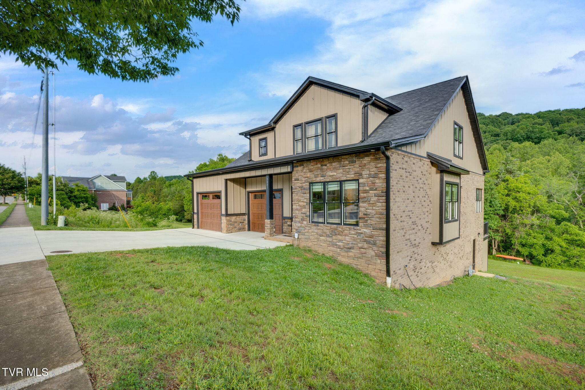 Property Photo:  1007 Shadyside Drive  TN 37663 