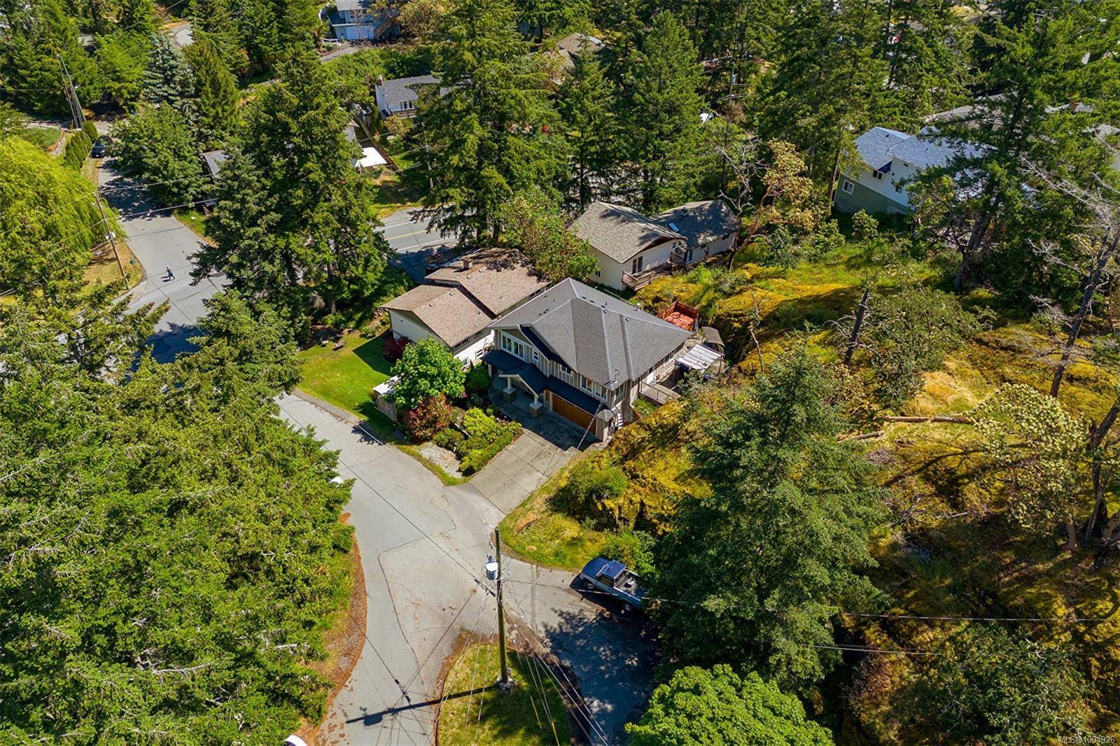 Property Photo: 101 Dorval Pl BC V9B 5A7