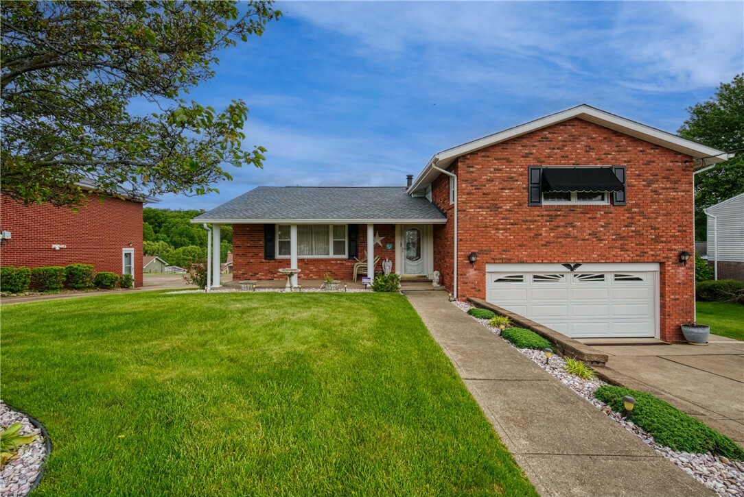 Property Photo: 121 Trinity Drive PA 15001