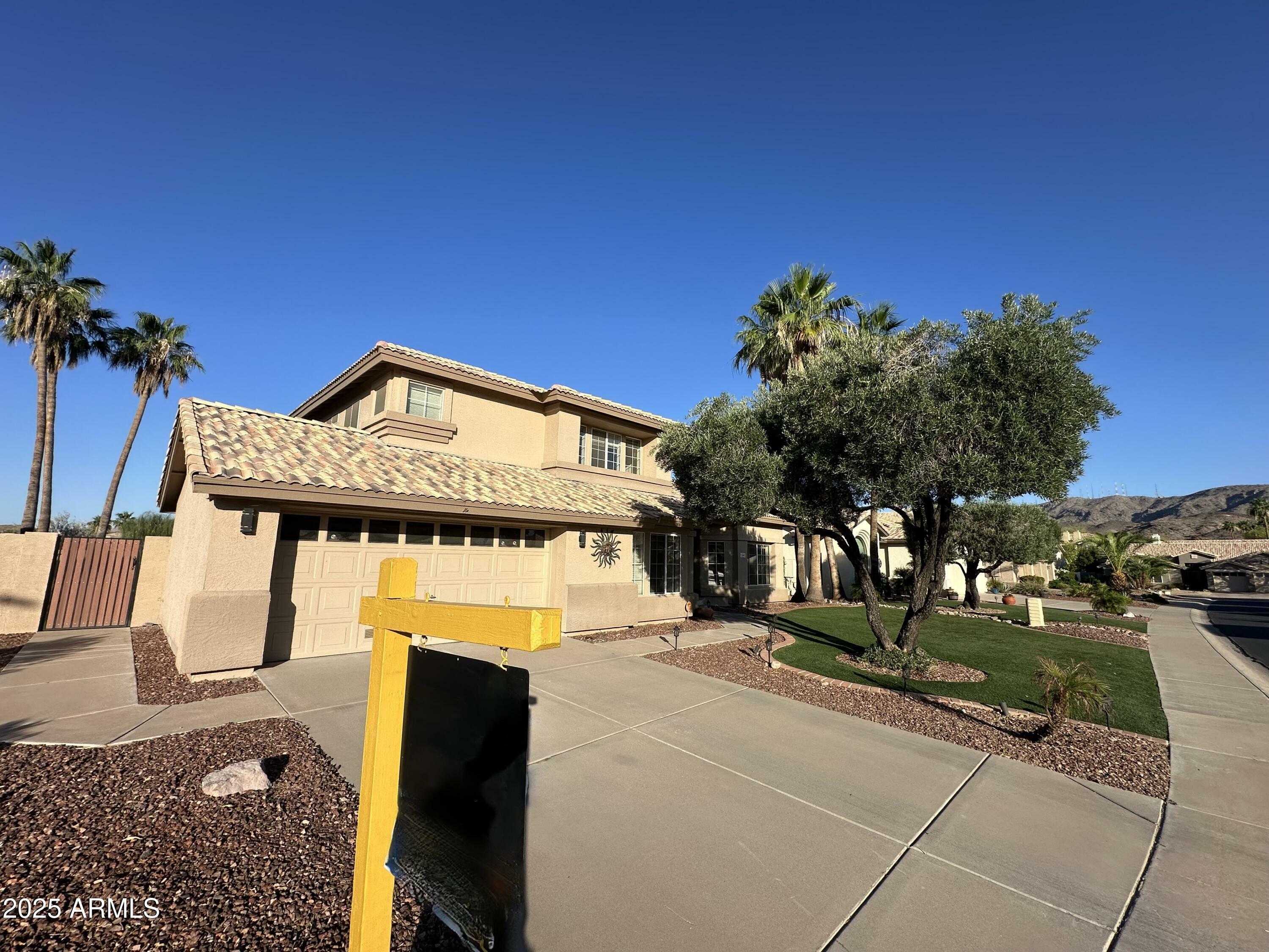Property Photo:  2549 E Desert Trumpet Road  AZ 85048 