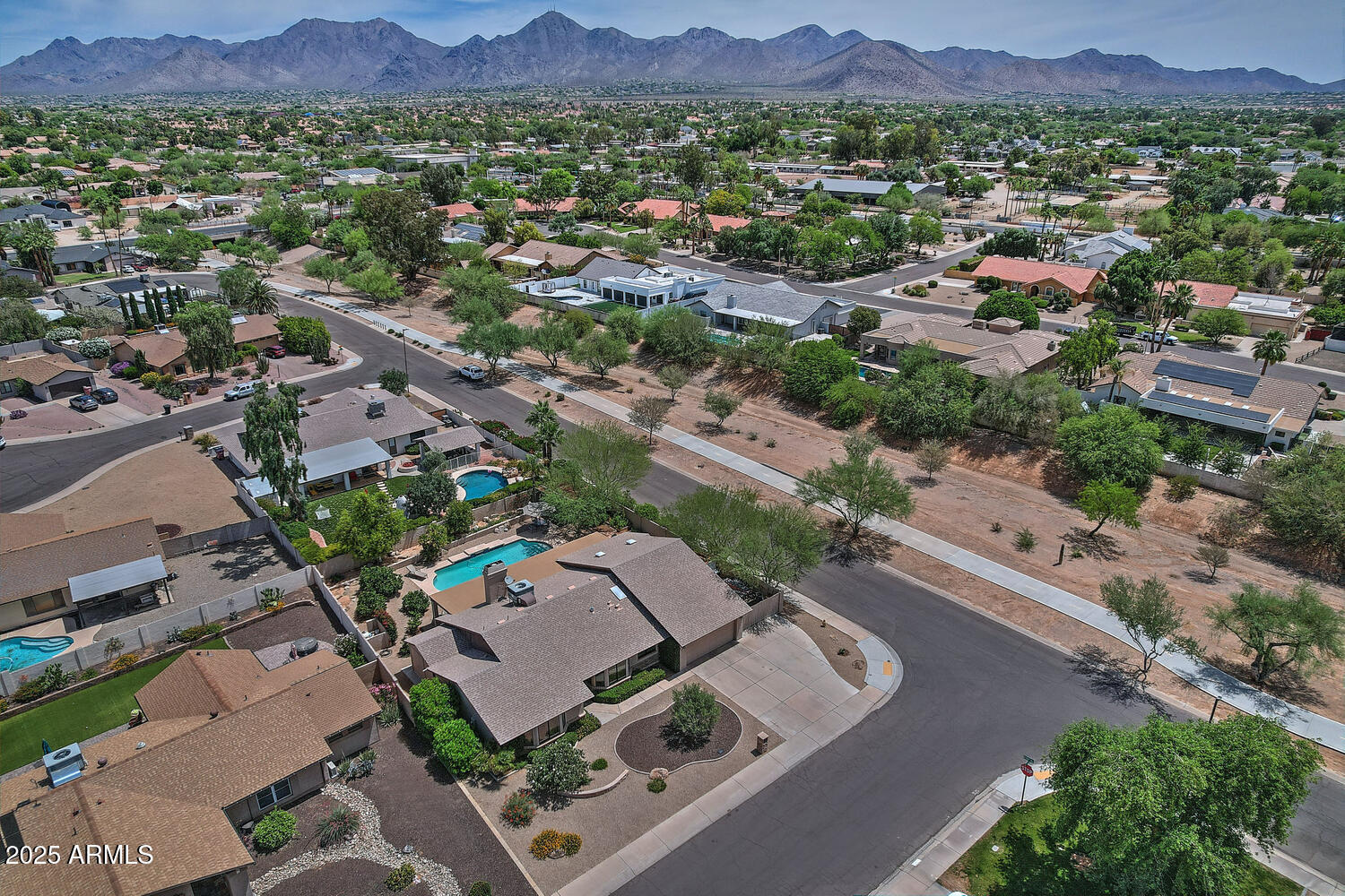 Property Photo:  9476 E Laurel Lane  AZ 85260 