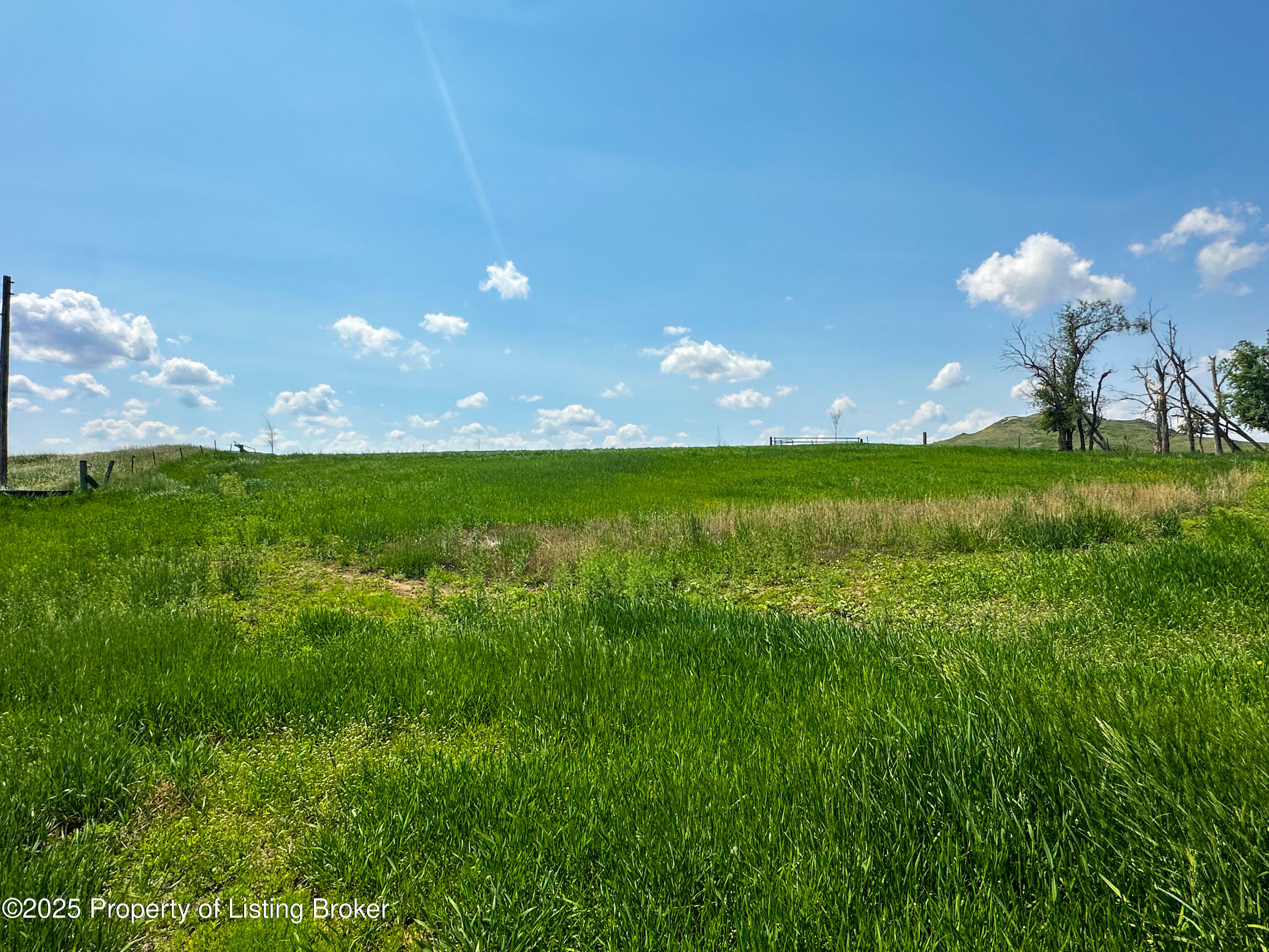 Property Photo: 12505 63rd Street SW ND 58647
