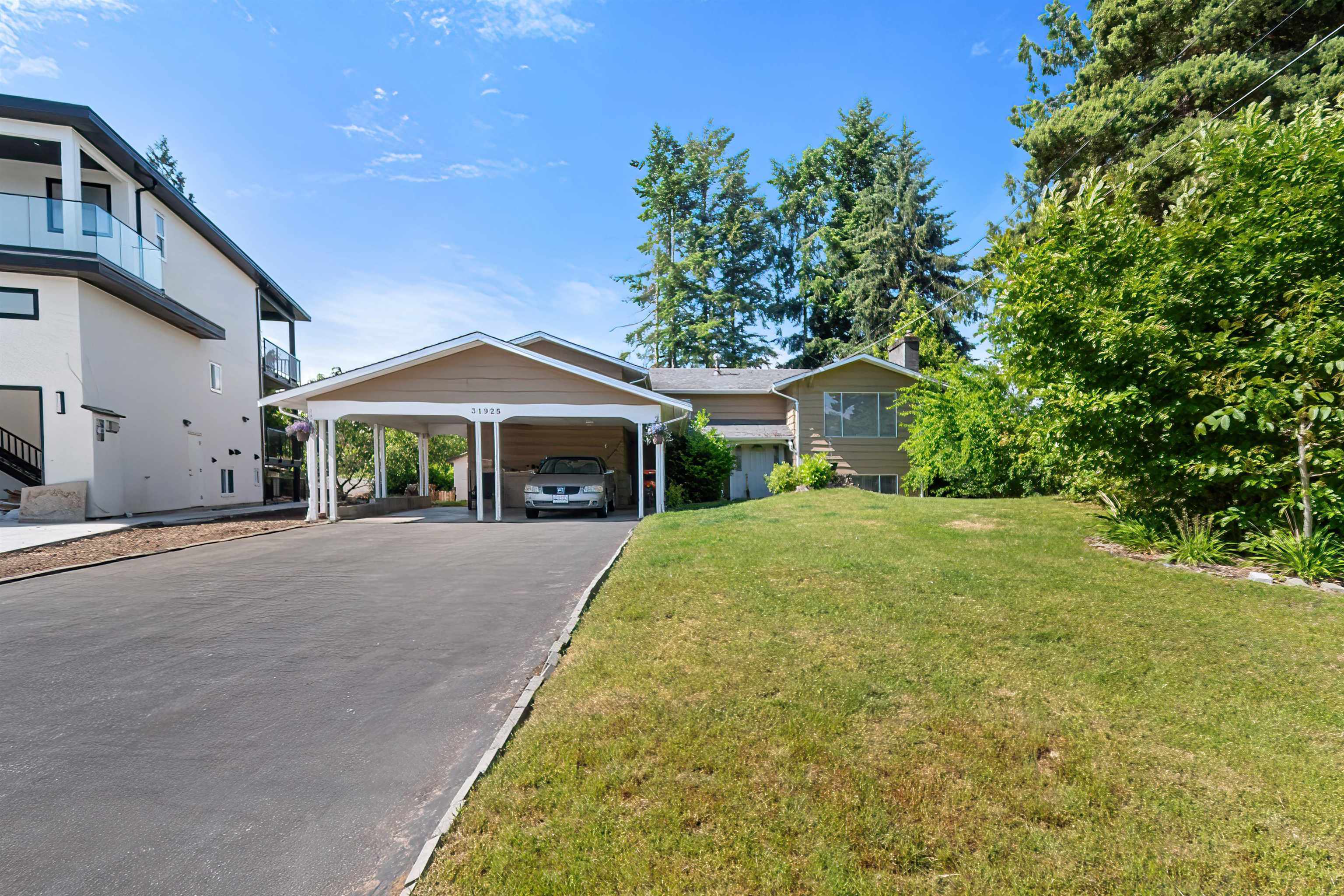 Property Photo: 31925 Casper Court BC V2T 2J8