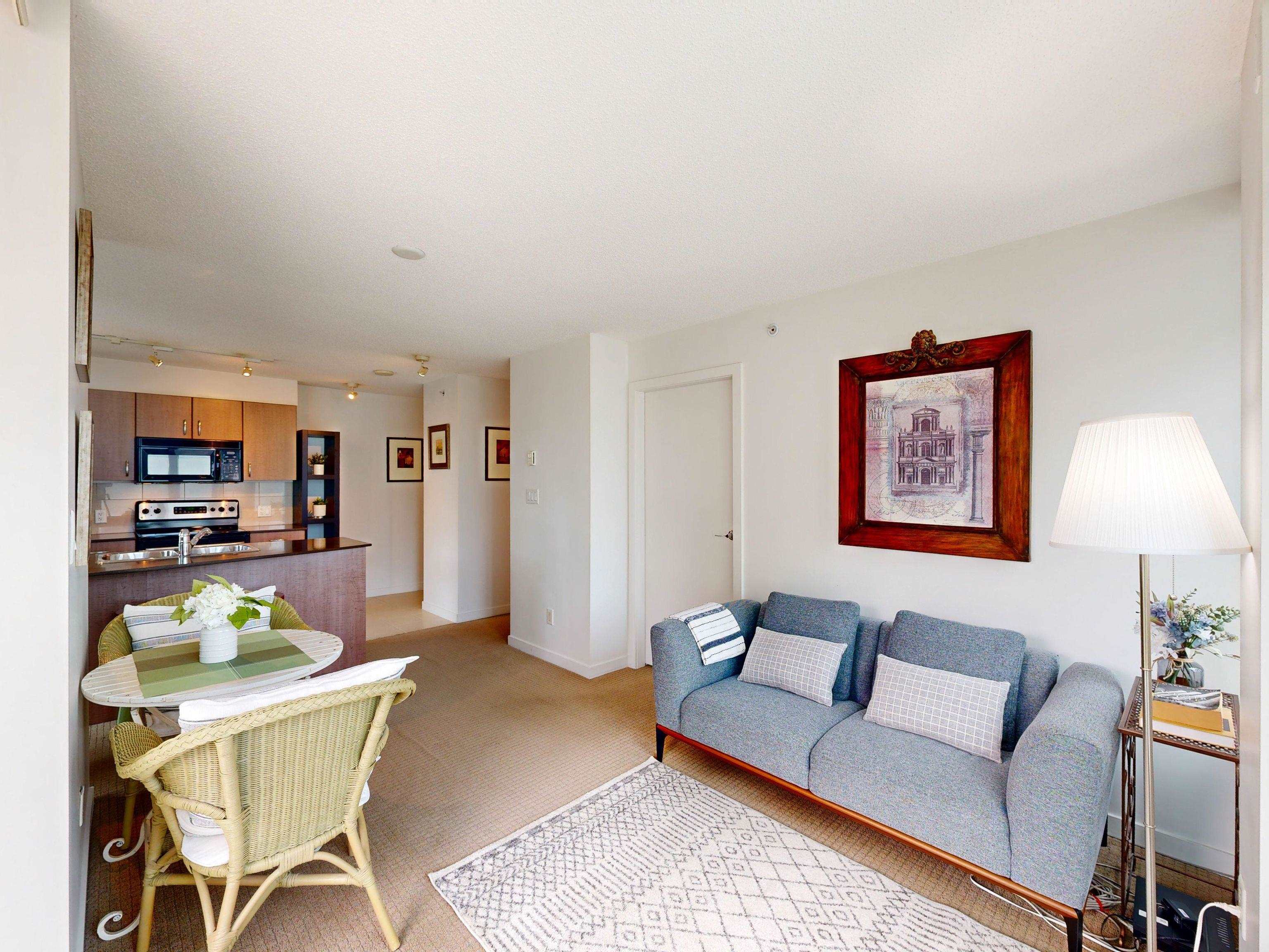 610 Granville Street 1116  Vancouver BC V6C 3T3 photo