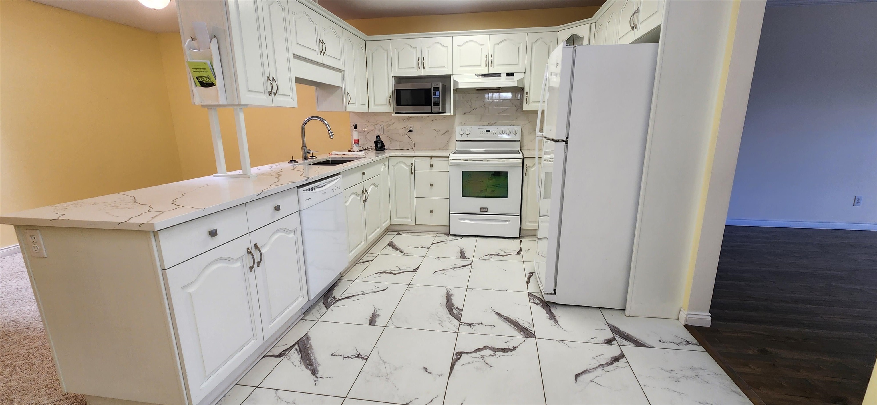Property Photo: 2626 Countess Street 411 BC V2T 2V7