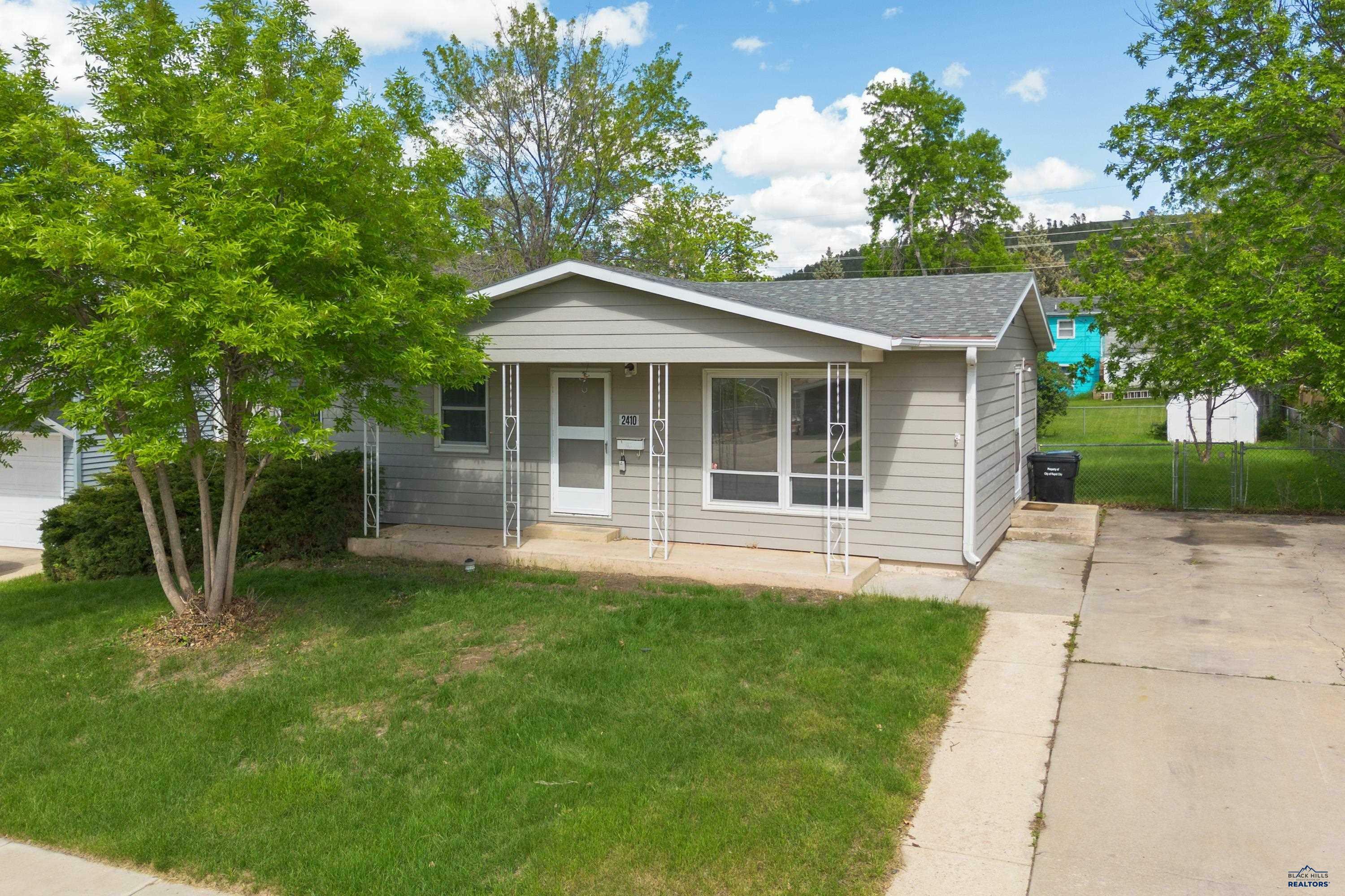 Property Photo: 2410 Lockwood Dr SD 57702
