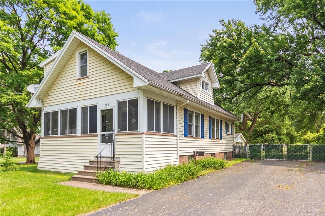 Property Photo:  206 Dearcop Drive  NY 14624 