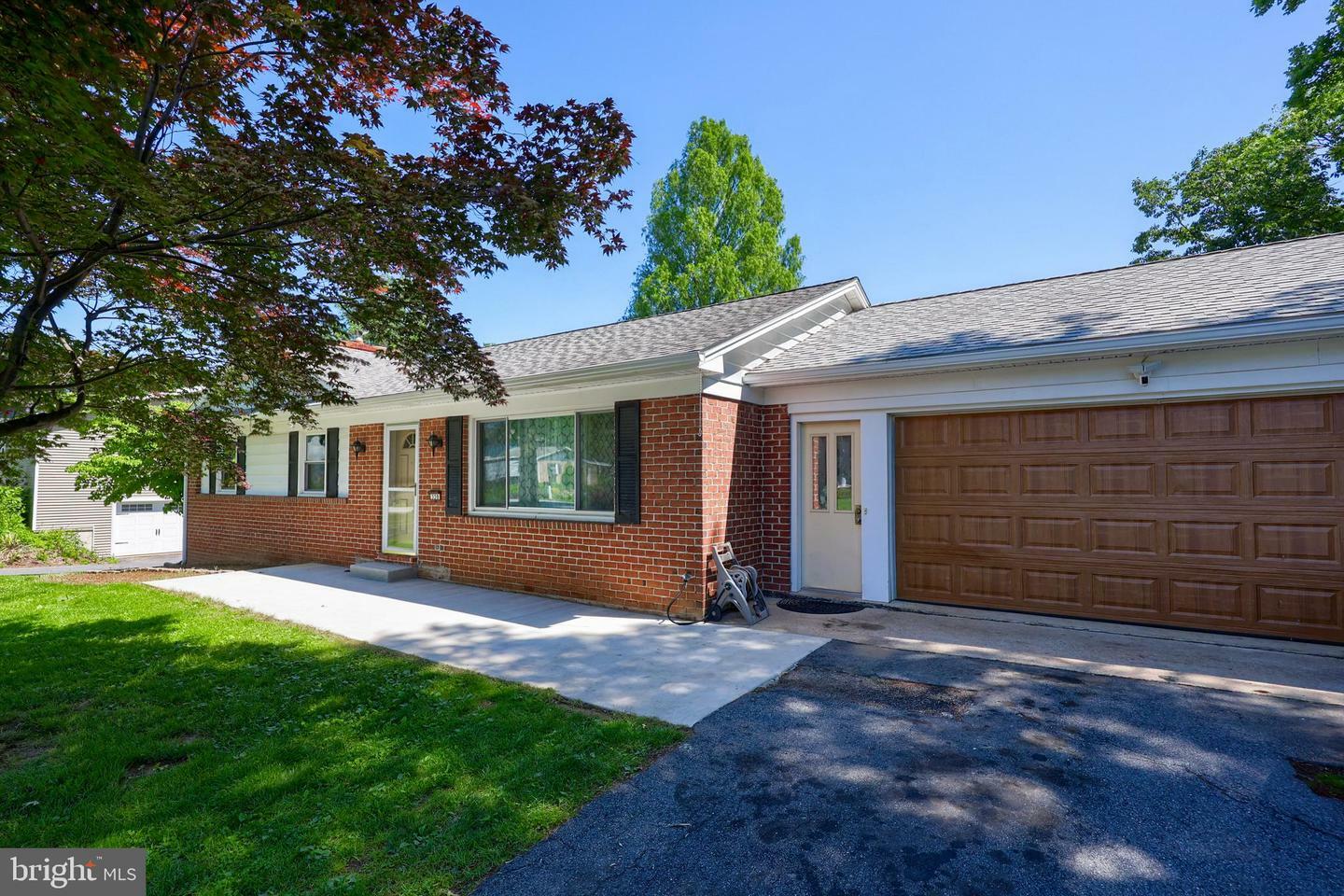 Property Photo:  339 Shetland Drive  PA 17601 
