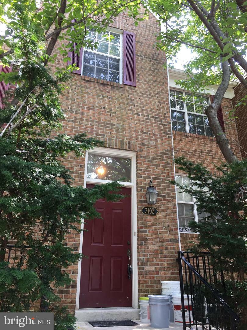 Property Photo: 2103 Dominion Heights Court VA 22043