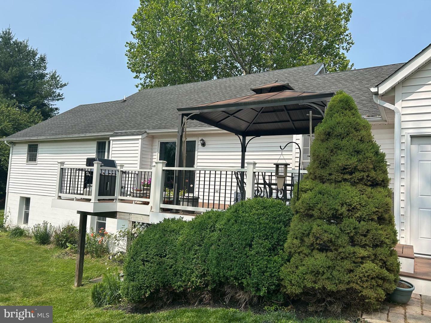 Property Photo: 36983 Philomont Road VA 20132