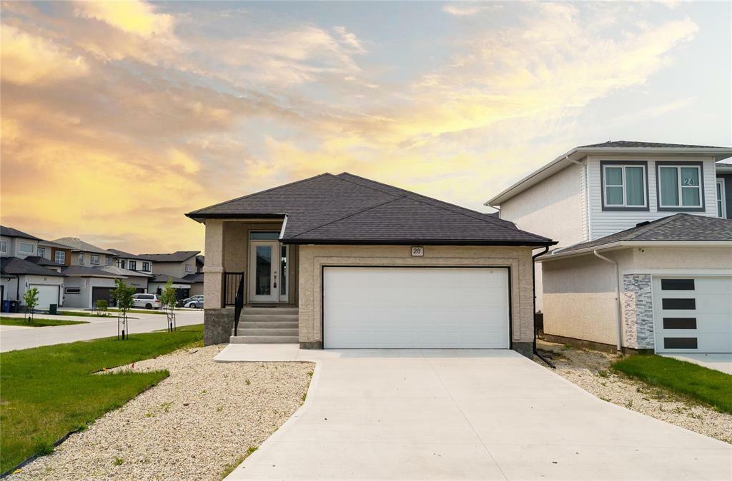 Property Photo: 28 Hughes Crescent MB R3Y 2B6