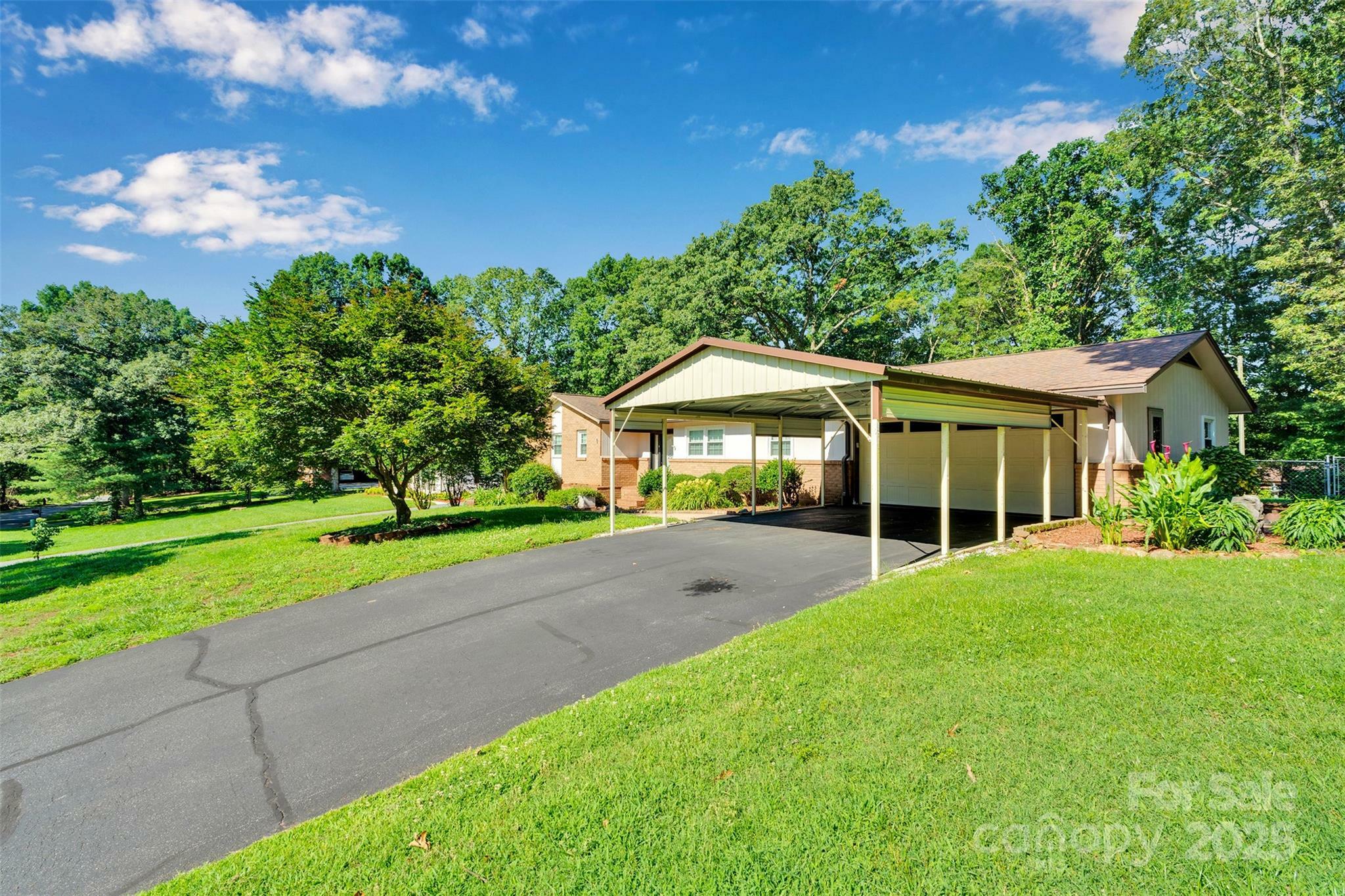 Property Photo: 2326 Horseshoe Bend Road NE NC 28601