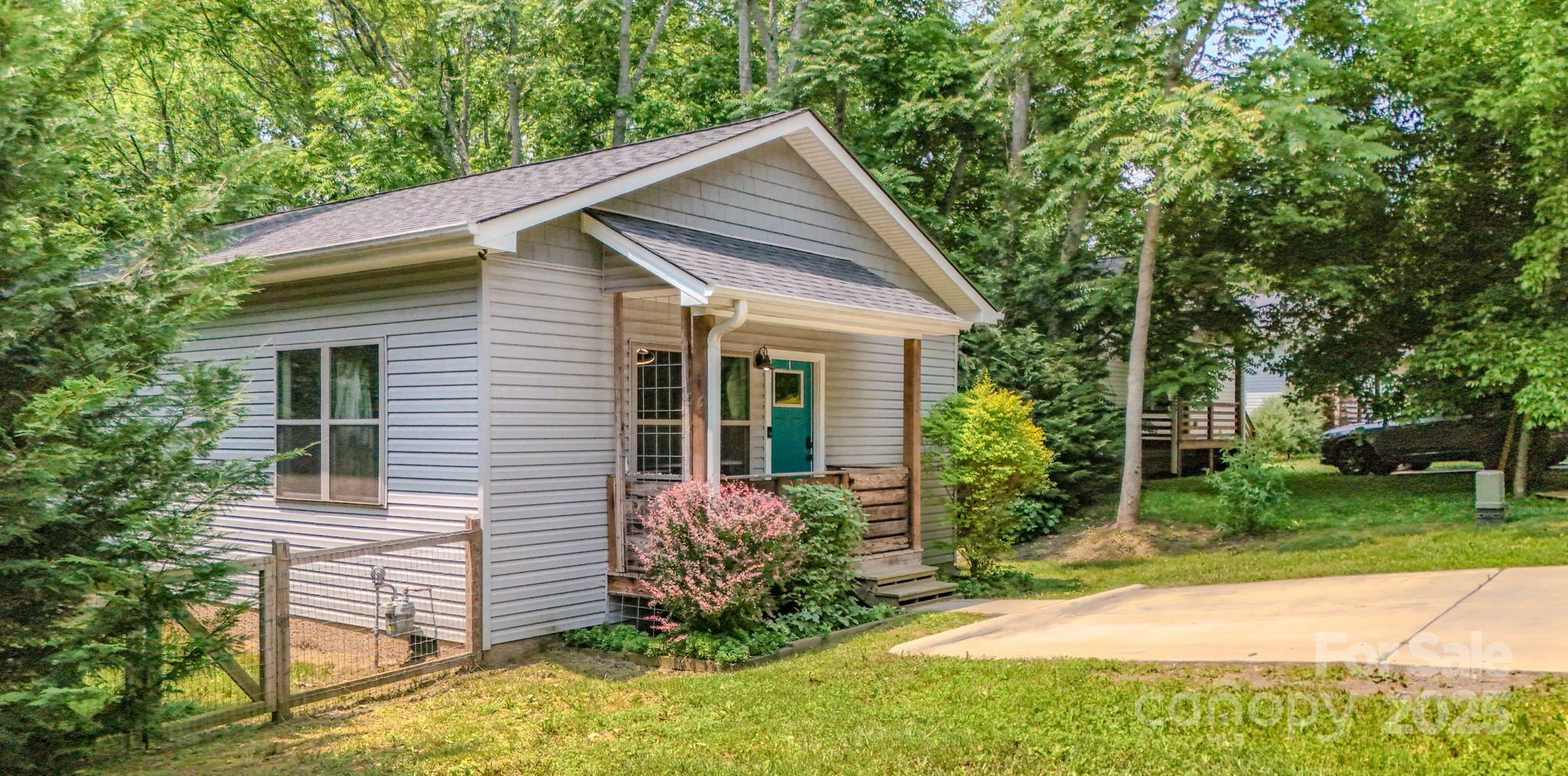 Property Photo: 136 Old County Home Road NC 28806