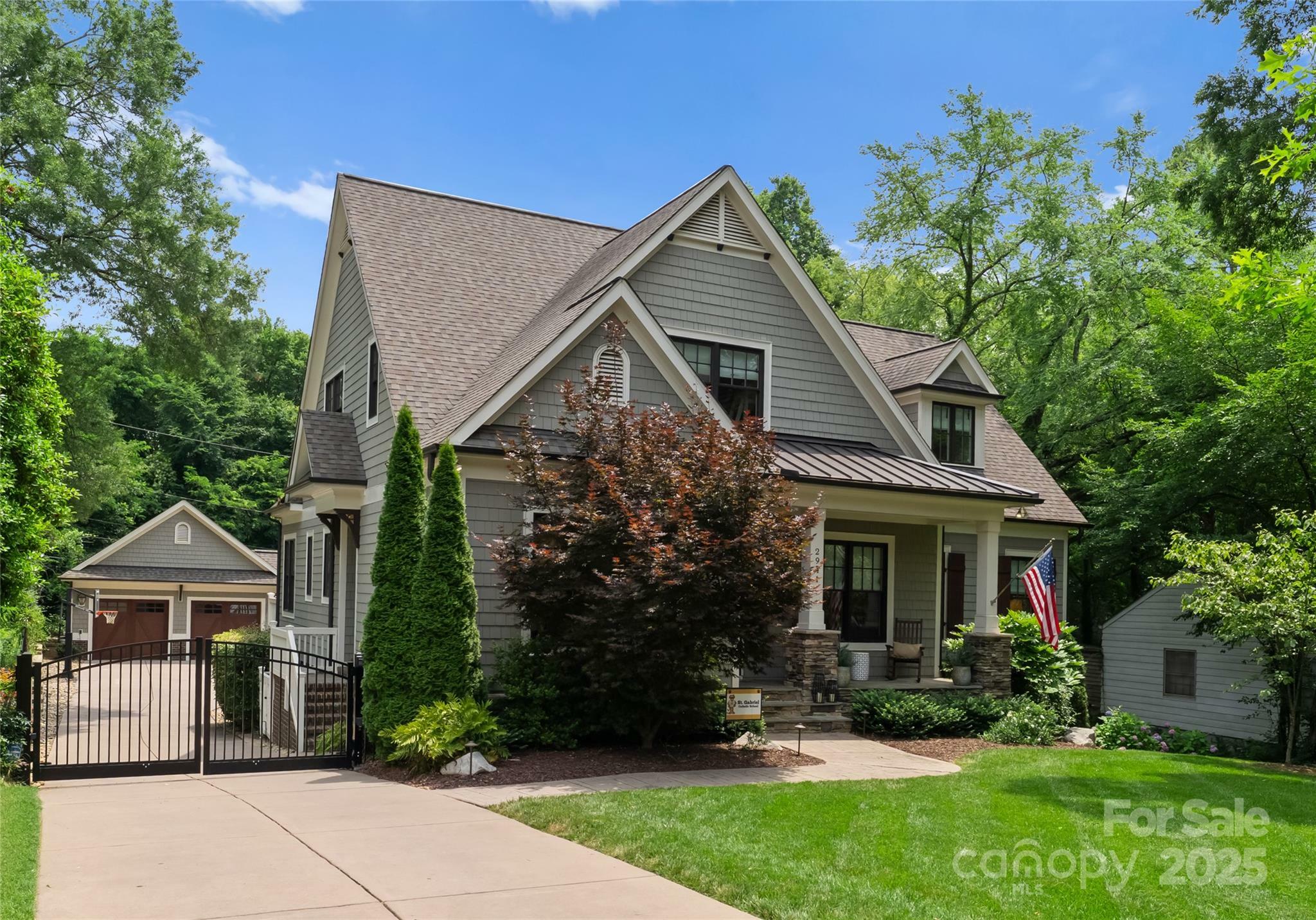 Property Photo: 2941 Forest Park Drive NC 28209