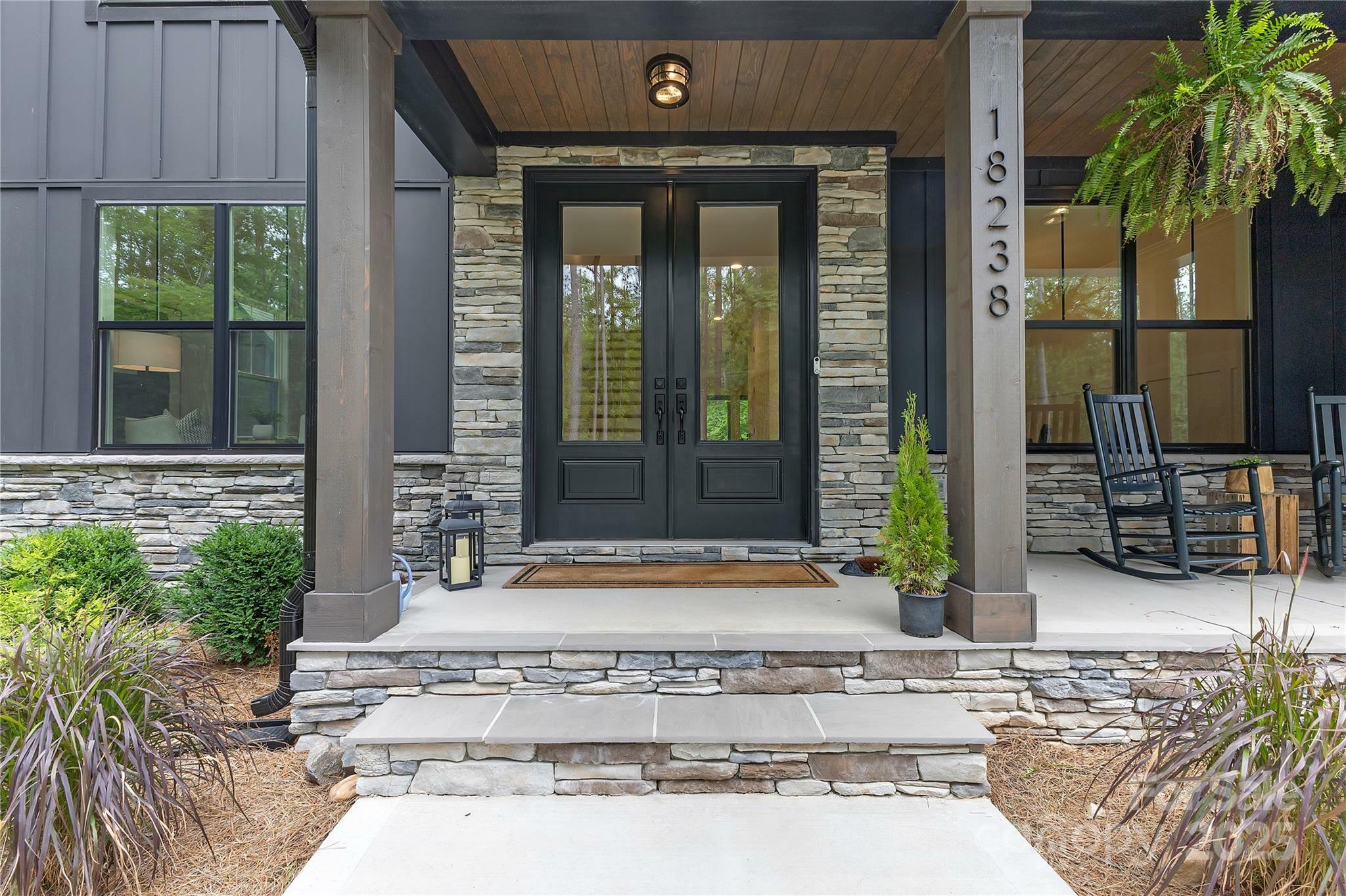Property Photo: 18238 Youngblood Road N NC 28278