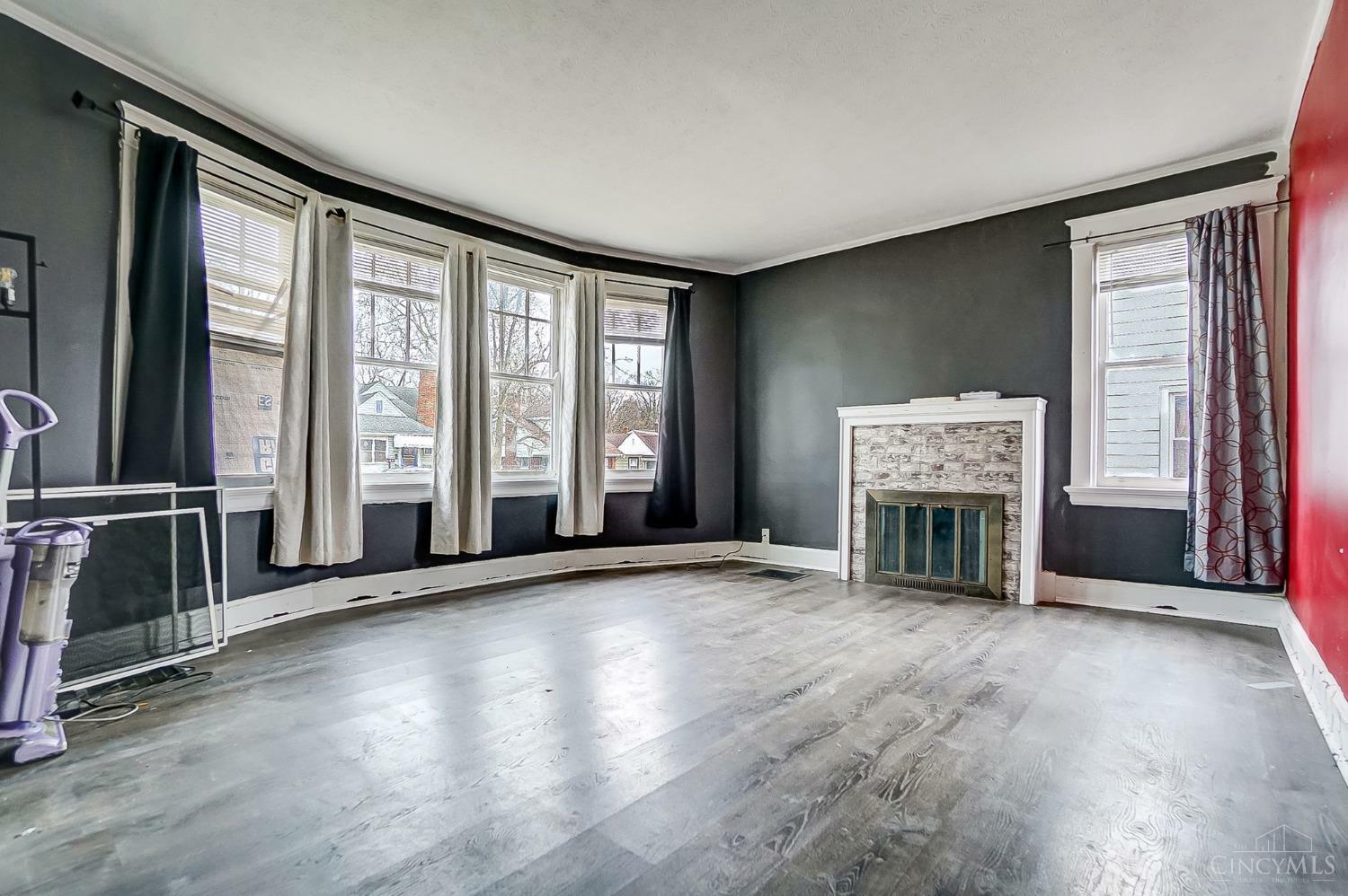 Property Photo: 2945 Mignon Avenue OH 45211