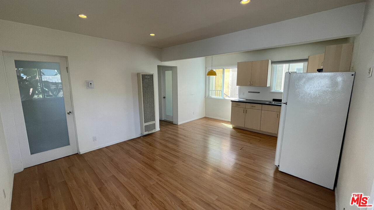 Property Photo: 732 Washington Blvd CA 90292