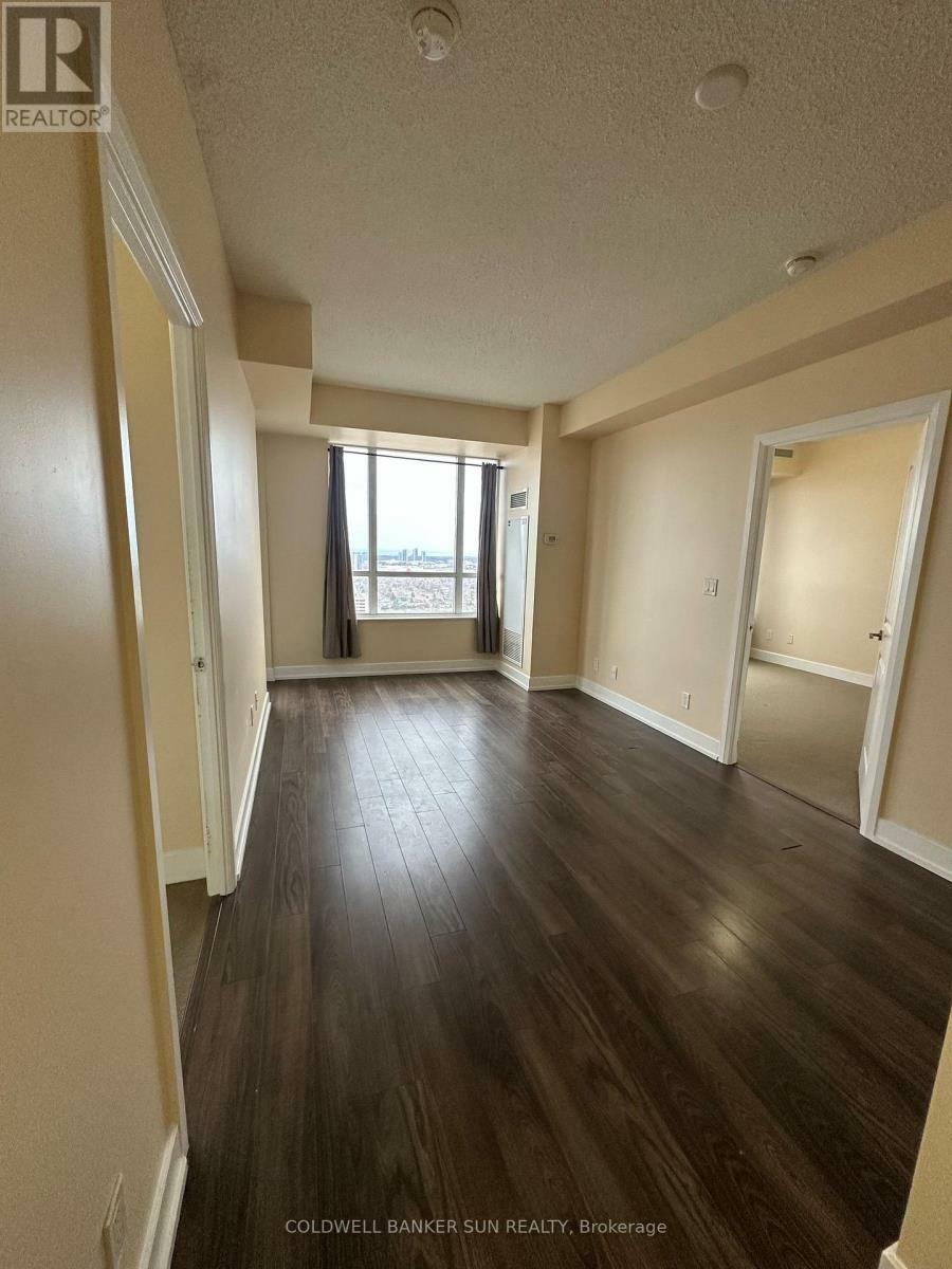 Photo de la propriété: 6 Eva Road 2507 ON M9C 0B1