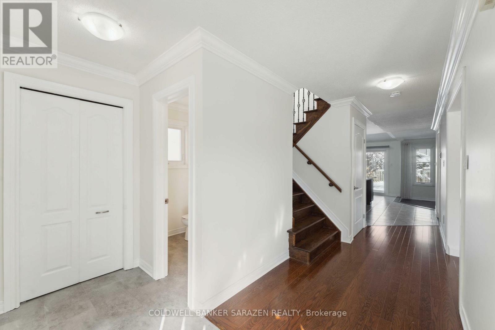Property Photo: 17 Rideaucrest Drive South ON K2G 6A4