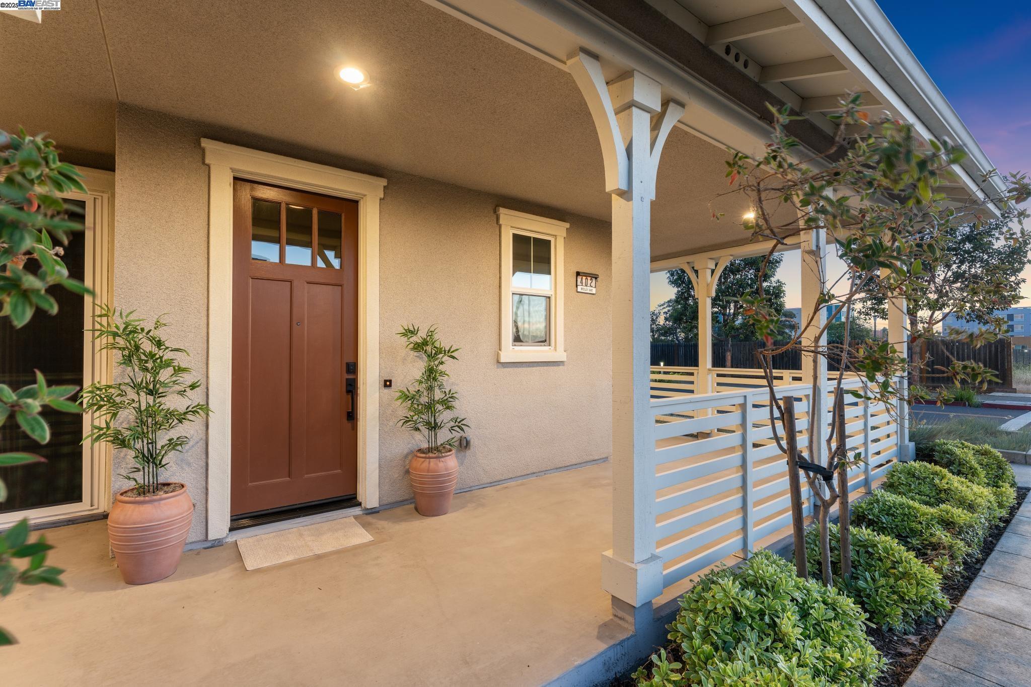 Property Photo: 402 Mosley Ave CA 94501