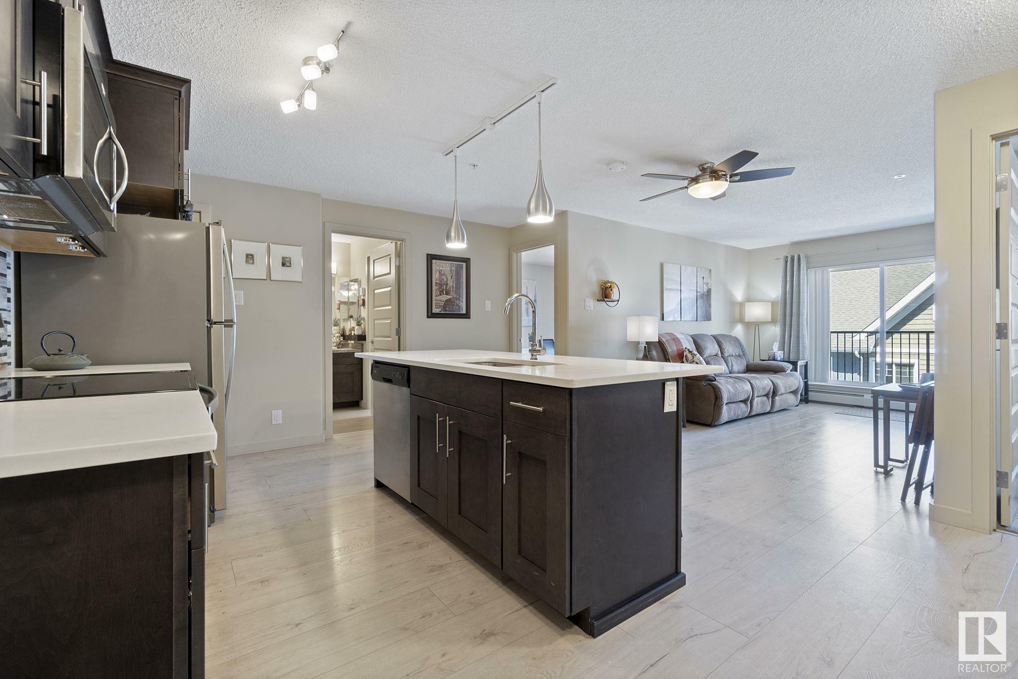 Photo de la propriété: 4008 Savaryn Drive SW 305 AB T6X 2E5