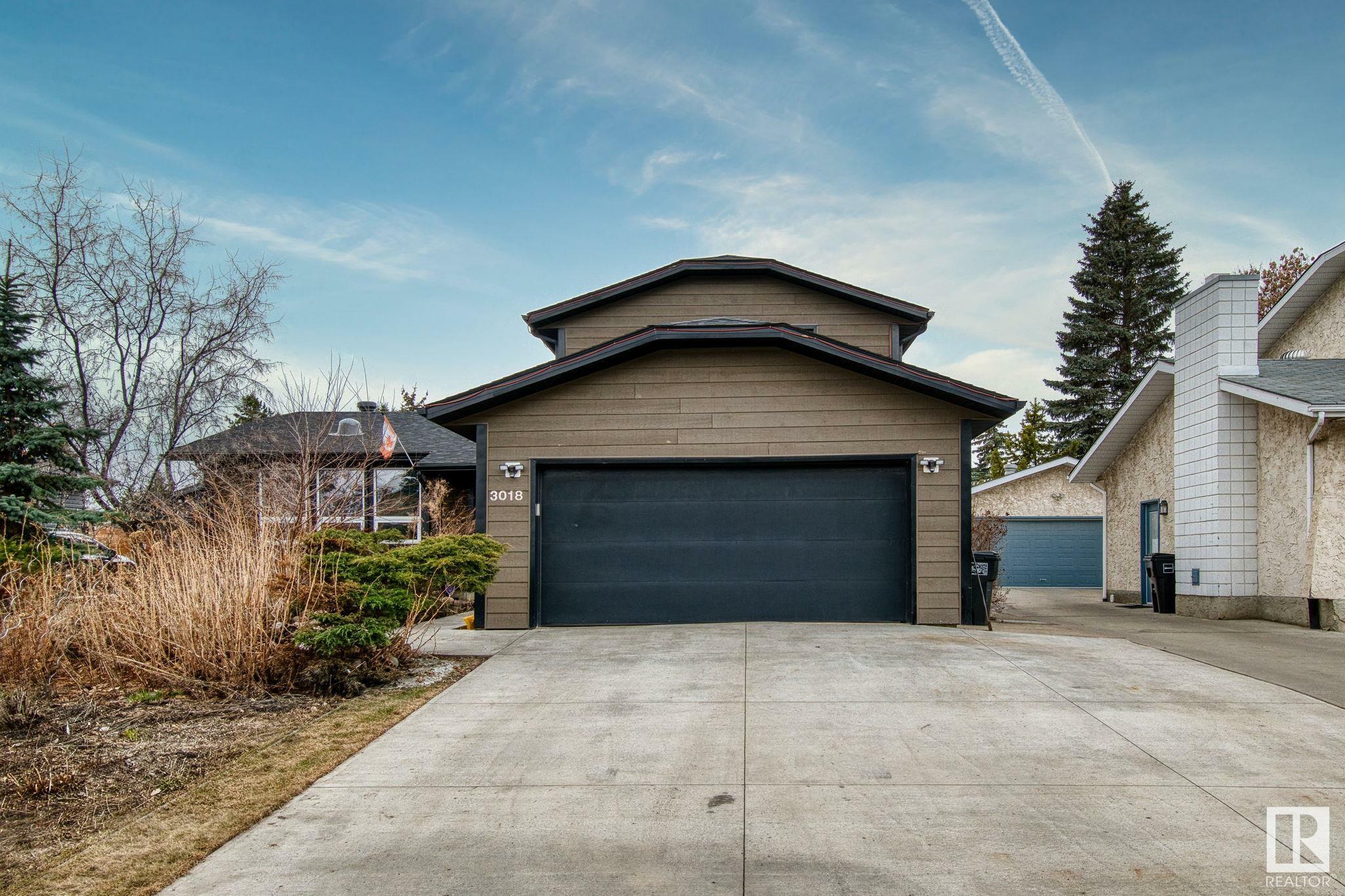 Property Photo: 3018 110A Street NW AB T6J 3G1