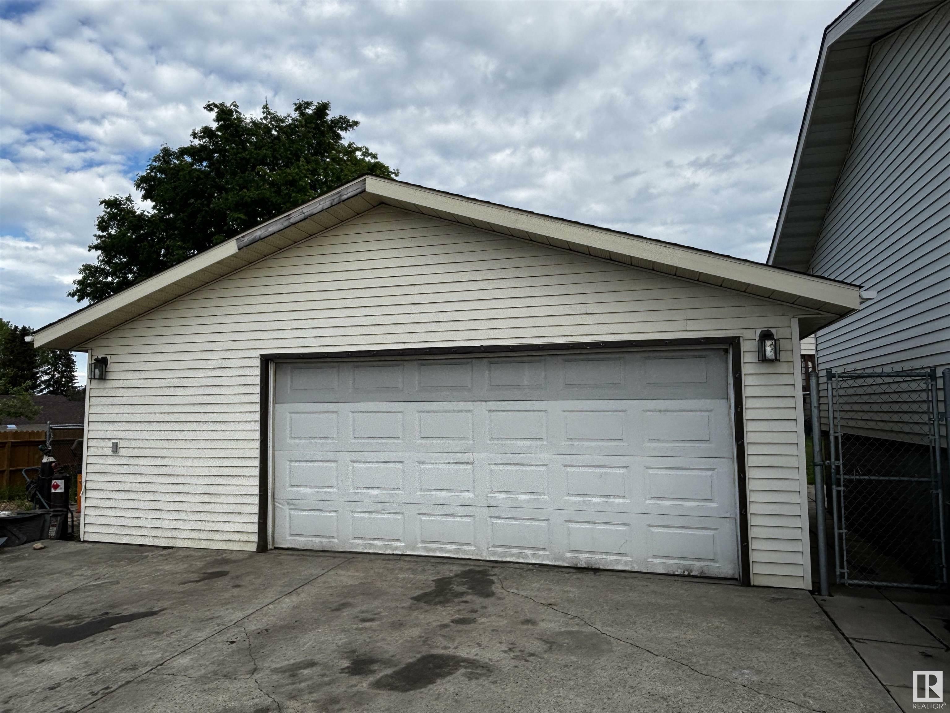 Property Photo: 5501 48 Street AB T7A 1B5