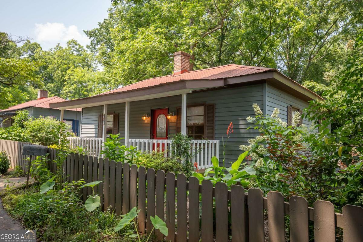 Property Photo: 140 Lakeview Street GA 30601
