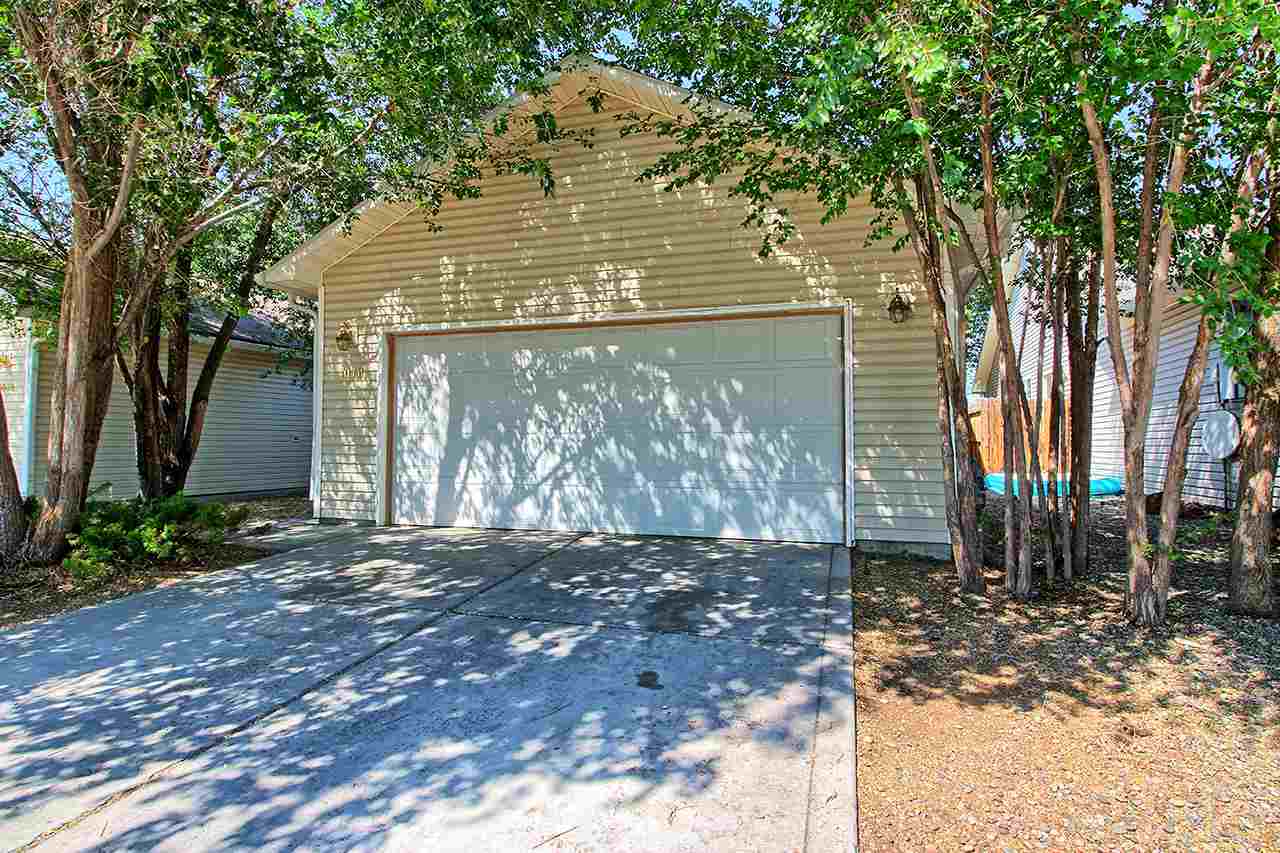 Property Photo: 407 Broken Arrow Drive B CO 81504