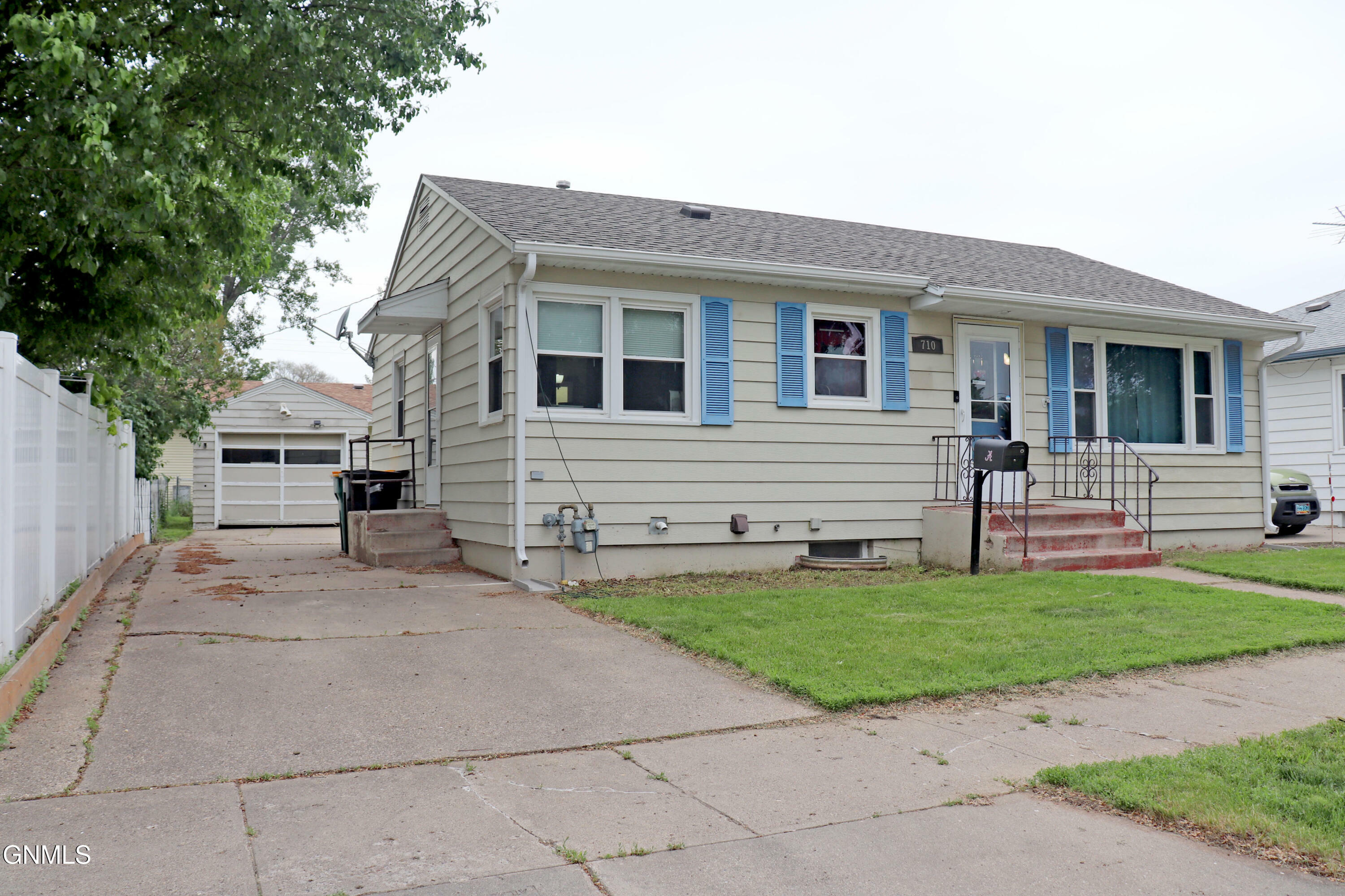 710 17th Street  Bismarck ND 58501 photo