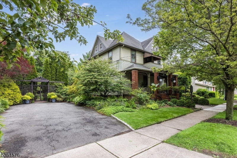 Property Photo: 33 Ramapo Ave NJ 07442