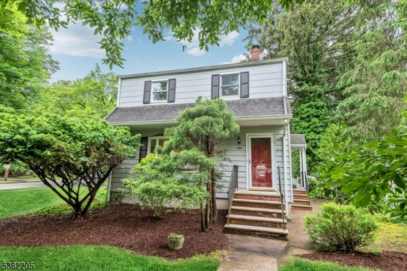 Property Photo: 330 Vesta Ct NJ 07450