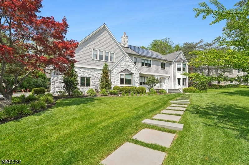 Property Photo: 8 Olde Greenhouse Ln NJ 07940