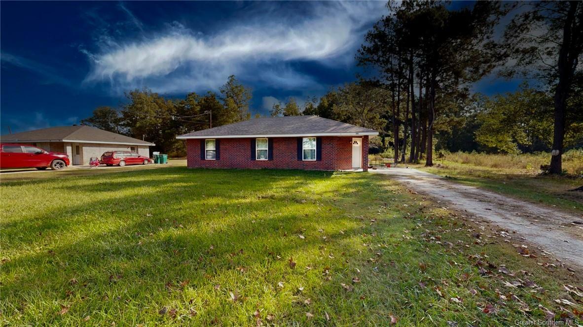 Property Photo: 1110 Pinder Lane LA 70633